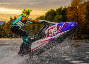 Estelle Poret, entrepreneuse et jet-skieuse : « Dans mon sport, les filles n’ont rien à envier aux garçons ! »