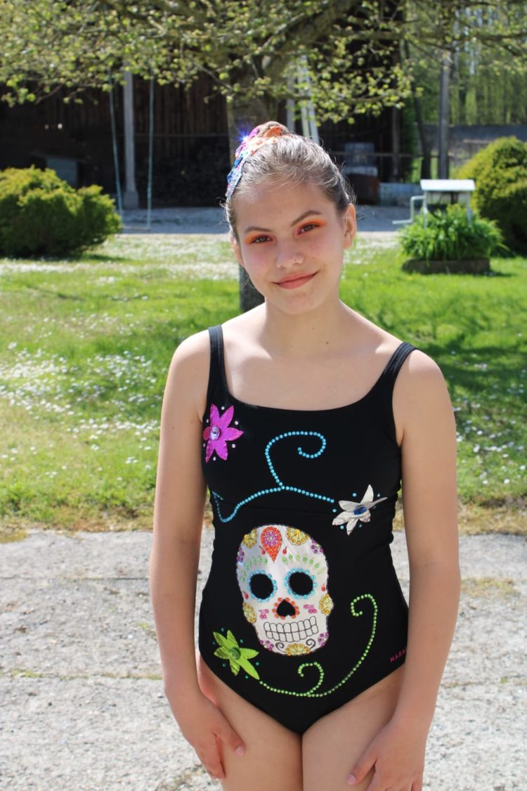 Elsa, 13 ans, première championne du monde française de natation artistique adaptée