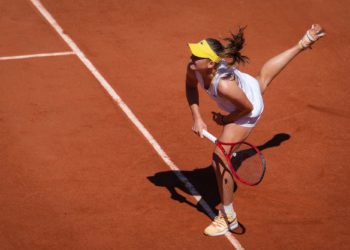 Roland-Garros : Fiona Ferro file au deuxième tour