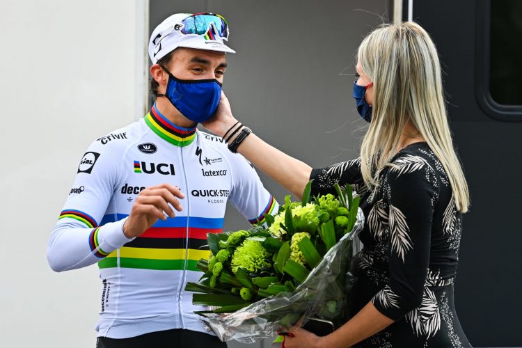 Carnet rose – Julian Alaphillippe et Marion Rousse parents d’un petit Nino