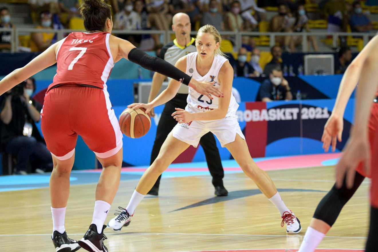 Euro-2021 de basket: les Françaises battent la Russie et se qualifient pour les quarts