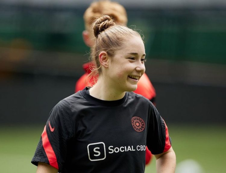 NWSL – Olivia Moultrie signe pro à 15 ans et devient la plus jeune joueuse de l’histoire de la Ligue