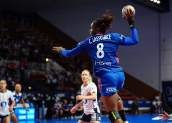 Handball : les Françaises déroulent contre le Japon en préparation olympique