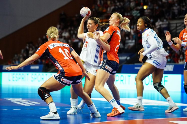 Handball – Les Françaises se rattrapent bien face à la Norvège avec un match nul 28 partout