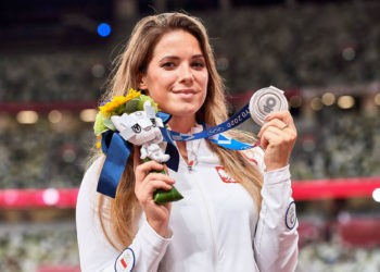 Elle met aux enchères sa médaille olympique pour financer l’opération d’un nourrisson !