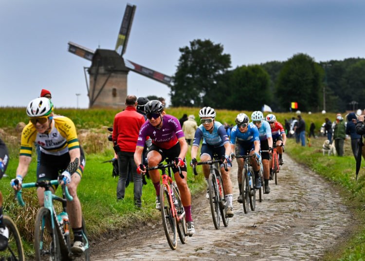 Paris-Roubaix : Elisabeth Deignan première vainqueure de l’histoire