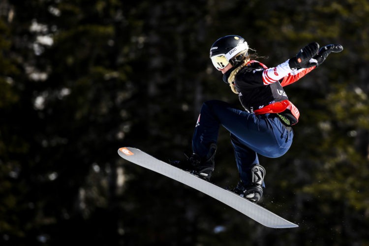 Snowboard : la médaillée olympique Julia Pereira blessée au genou