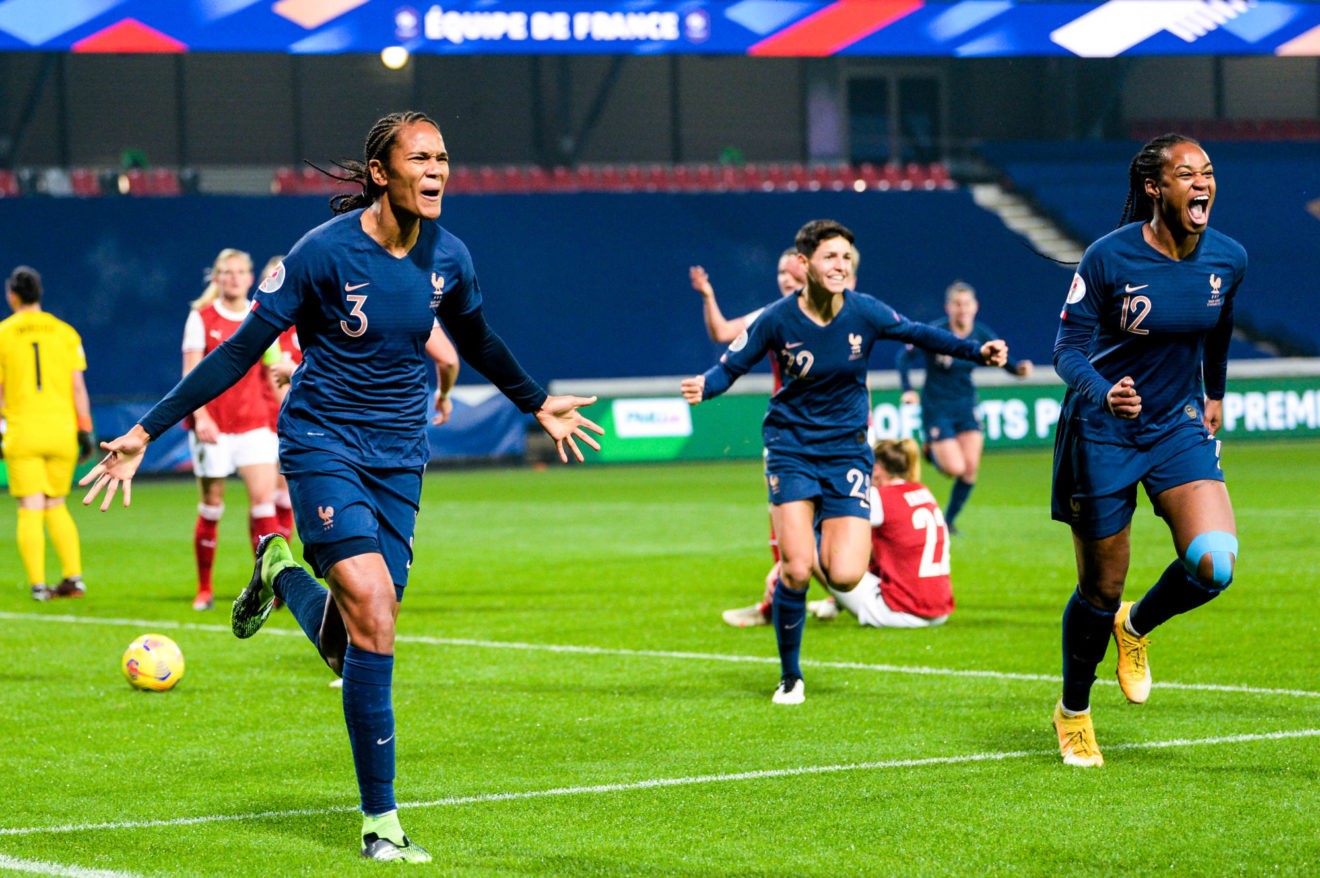 Football - Le Sommer, George, Renard, Thiney mais sans Henry… Voici le onze de légende de l’Équipe de France féminine