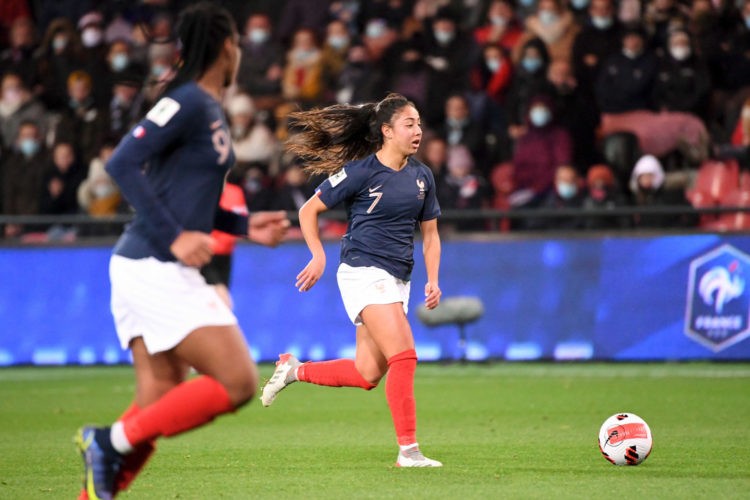 Football : Victoire précieuse des Bleues !