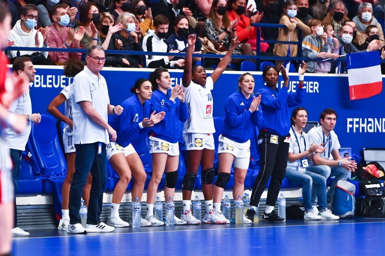 Hand: les Françaises battent la Hongrie et se tournent vers le Mondial de la meilleure des façons