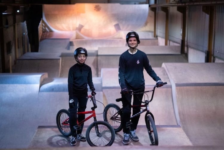 Club WeRide : parcours croisés de 2 férues de  BMX