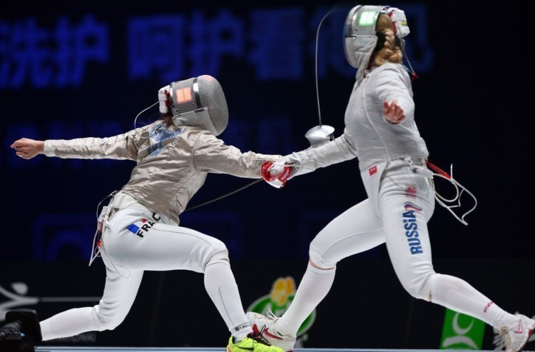 Escrime – Caroline Queroli remporte l’épreuve de coupe du Monde de sabre de Tbilissi