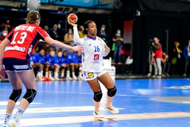 Handball – Les Bleues privées de Foppa et Ahanda face à la Croatie