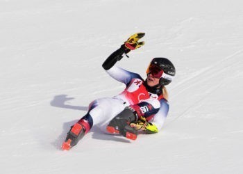 JO 2022 / Ski alpin : Nina O’Brien, victime d’une chute lors du slalom géant, souffre d’une double fracture ouverte du tibia-péroné