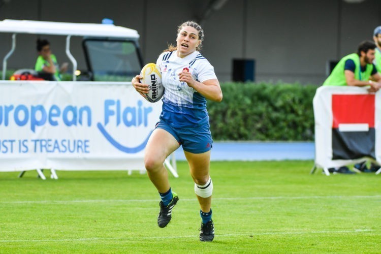 Chloé Pelle : « Mes parents ne voulaient pas que je fasse du rugby par peur que je me blesse »