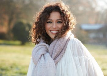 Nâdiya de la piste à la scène- Avant d’être artiste, elle était athlète de haut niveau !