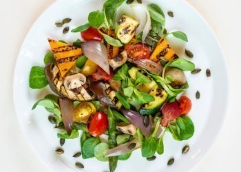 Recette détox fraîcheur : salade de légumes au four