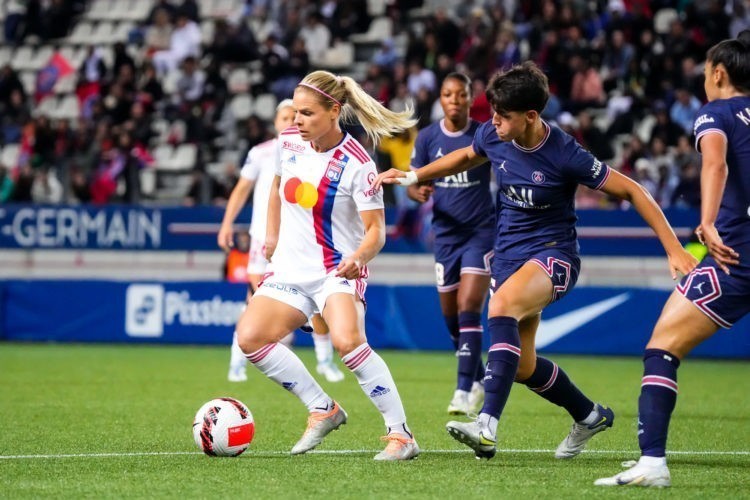 Football – L’OL bat le PSG grâce à Macario et remporte la D1 Arkema !