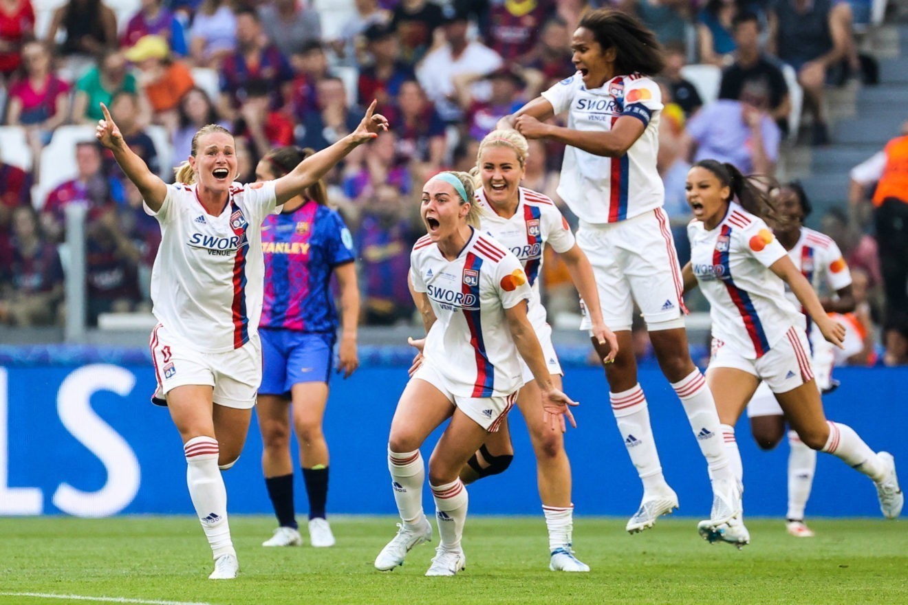 Football / Ligue des Champions : L’Olympique Lyonnais fait tomber le FC Barcelone et remporte son 8e titre !