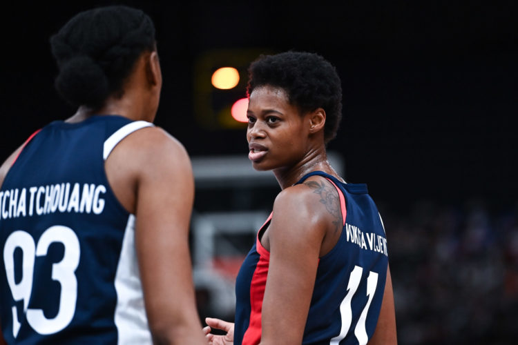 REPORTAGE – Valeriane Ayayi-Vukosavljević, de retour après sa pause-bébé, on y était !