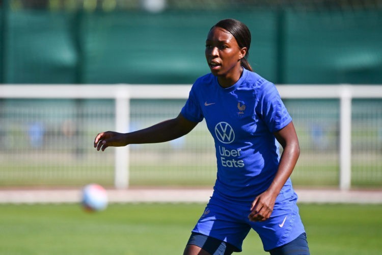 Football – Très mauvaise nouvelle pour les Bleues avant l’Euro, Geyoro est blessée ! 