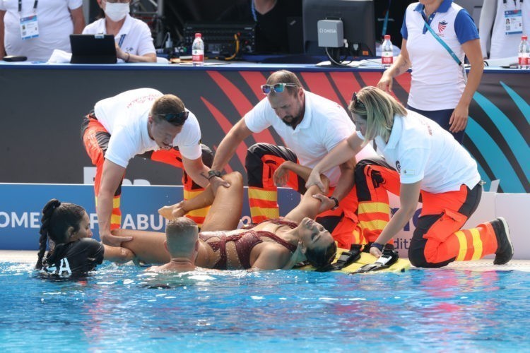 Natation – Une nageuse américaine s’évanouit et est sauvée de la noyade par son entraîneure