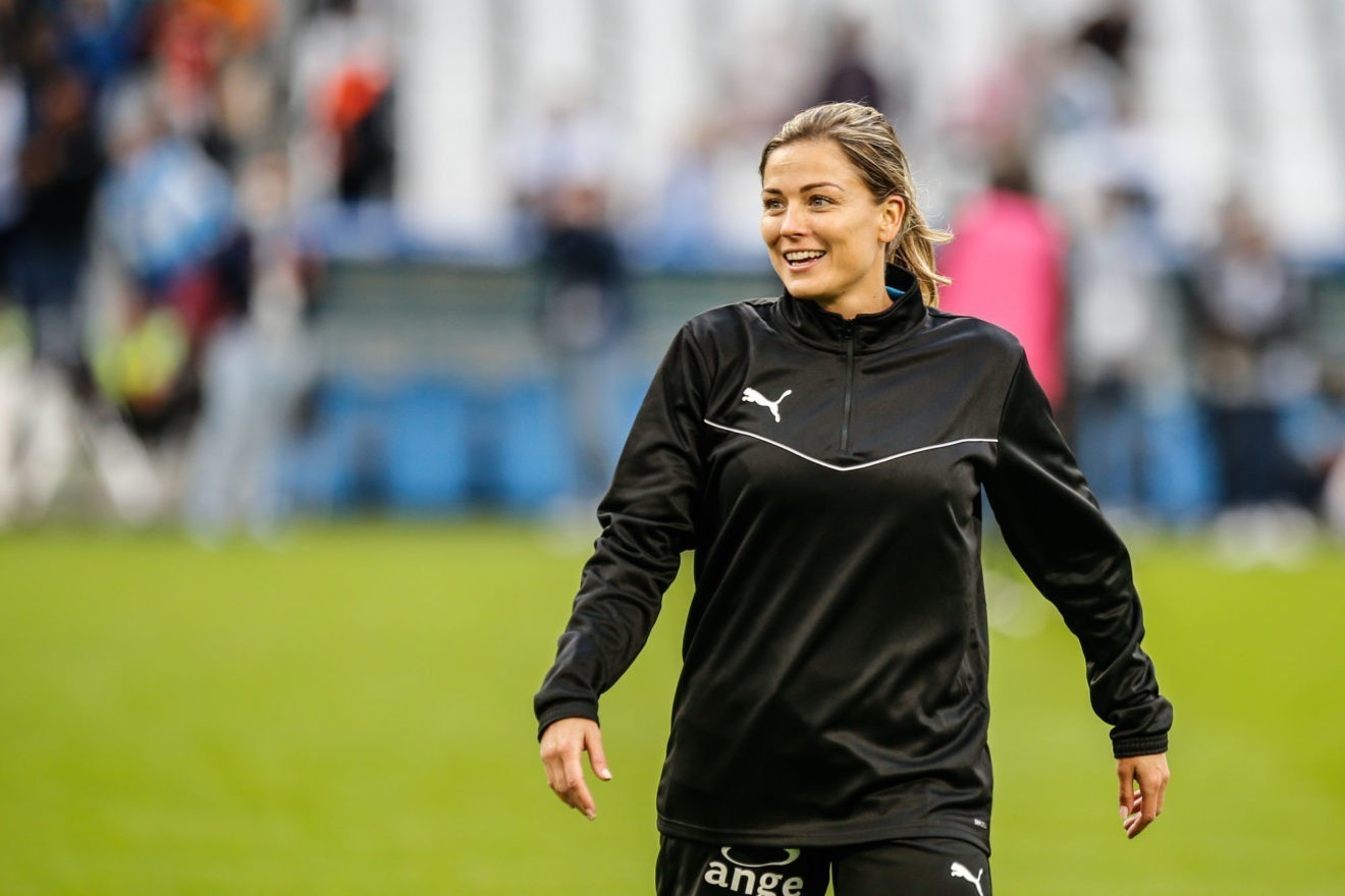 Football - Laure Boulleau décorée ＂chevalier de l'ordre du mérite＂ par Emmanuel Macron