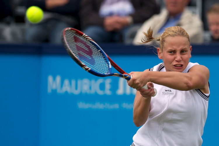 Tennis : Jelena Dokic révèle avoir « failli se suicider pour que toute sa peine et sa douleur disparaissent »