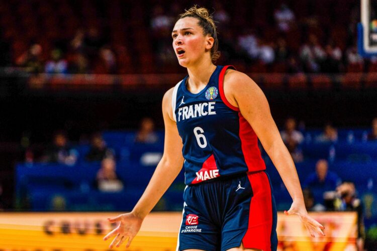 Mondial de basket : Alexia Chartereau se dit « fière de l’équipe » de France