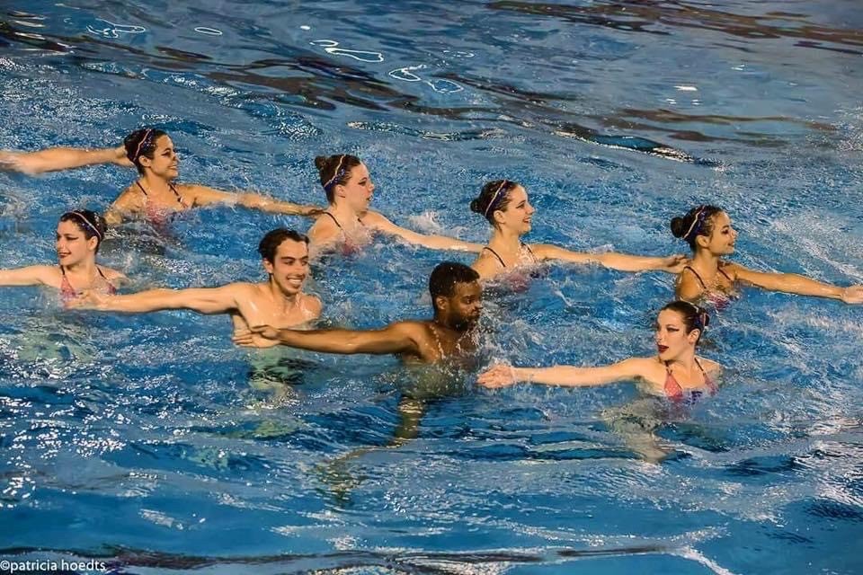 Paris Aquatique : La natation artistique pour tous, y compris pour les hommes !