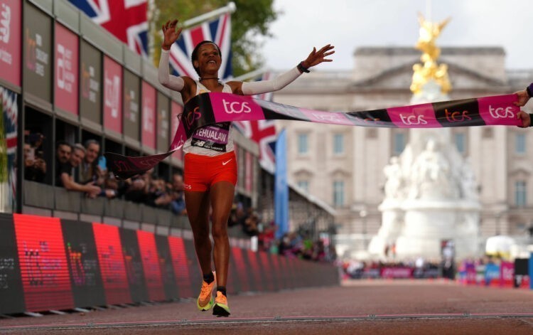 Yalemzerf Yehualaw remporte le marathon de Londres