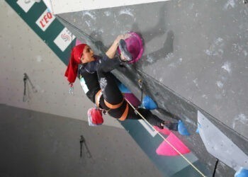 Après avoir participé à une compétition sans voile, l’Iranienne Elnaz Rekabi est rentrée à Téhéran