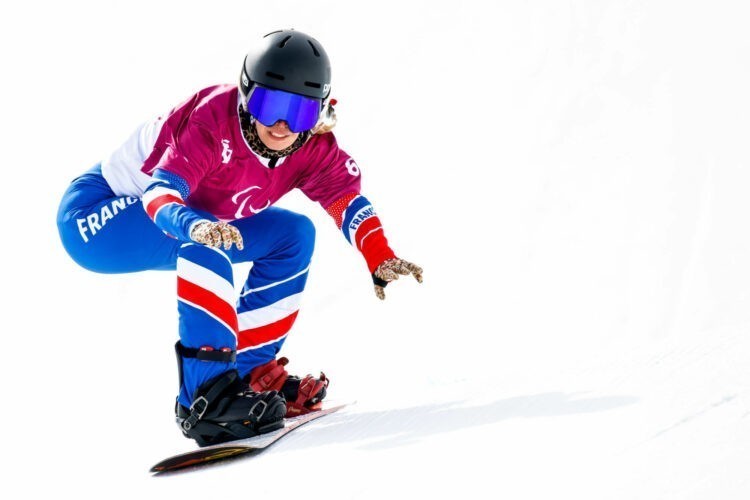 Snowboard – La championne paralympique Cécile Hernandez victime d’une agression à Paris