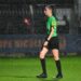 Football / D1 Féminine – L’arbitre se blesse, son remplaçant trouvé… dans les tribunes