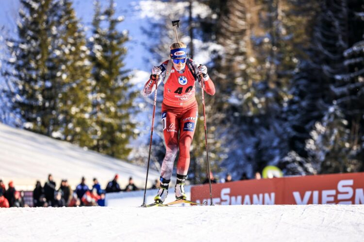 Biathlon : Lisa Theresa Hauser remporte la mass start du Grand-Bornand, Julia Simon et Anaïs Chevalier sur le podium !