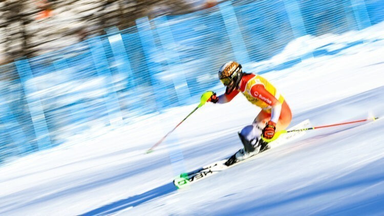Ski alpin : Wendy Holdener remporte le slalom de Sestrières