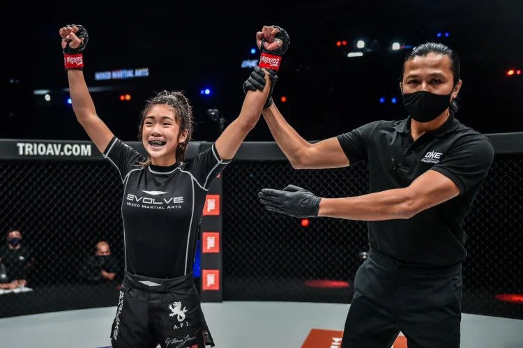 Victoria Lee, espoir mondial du MMA, s’est éteinte à seulement 18 ans