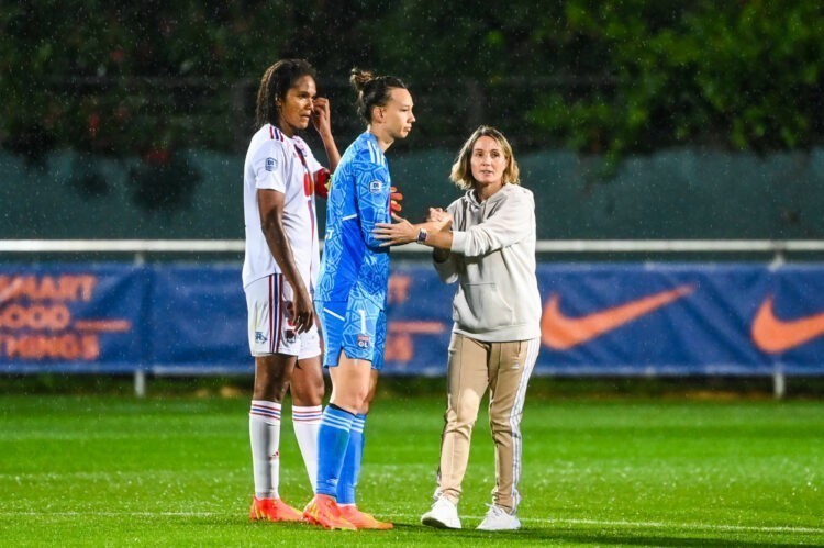 Football / EdF : Sonia Bompastor prend la défense de Wendie Renard