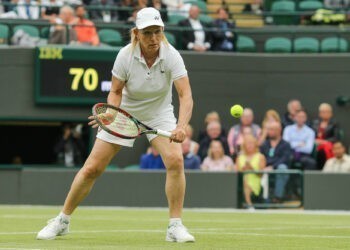 L’ancienne numéro 1 mondiale Martina Navratilova remporte son combat contre un double cancer