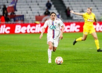 Football – Van de Donk prolonge avec l’OL