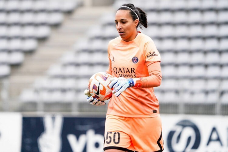 Football – Après Le Sommer, Bouhaddi elle aussi bientôt de retour avec les Bleues ?