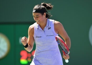 Tennis  / WTA – Indian Wells : Iga Swiatek et Caroline Garcia triomphent dans la douleur, Ons Jabeur passe à la trappe