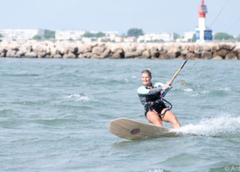 Gruissan : Le paradis de la glisse soutient le projet de traversée de Nadine Poncept