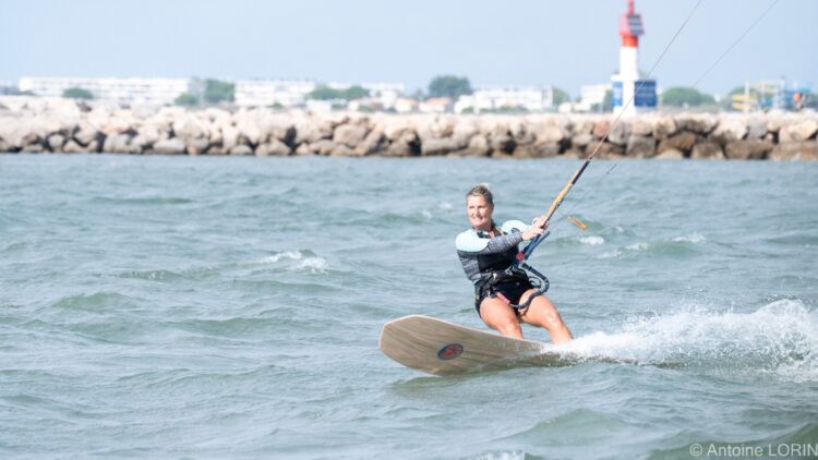 Gruissan : Le paradis de la glisse soutient le projet de traversée de Nadine Poncept