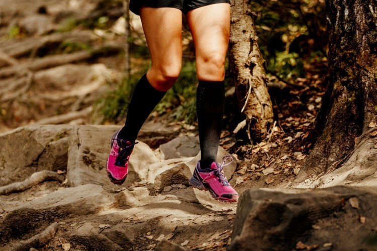 Chaussettes de récupération Compex : l’atout indispensable à ajouter à nos entraînements