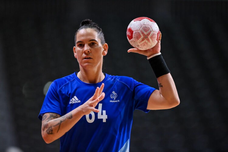 Handball – Alexandra Lacrabère annonce la fin de sa carrière
