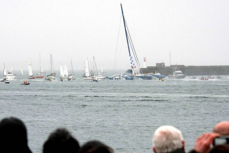 Voile – La navigatrice Alexia Barrier à l’assaut du Trophée Jules Verne avec un équipage entièrement féminin