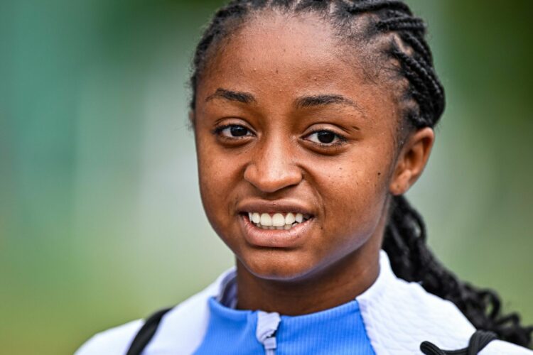 Football – Le PSG peut souffler, Laurina Fazer reste !