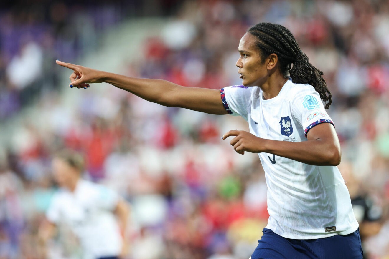 Football - Wendie Renard, seule française présente dans l’équipe-type mondiale de l’IFFHS