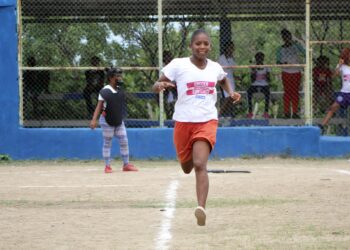 Une course solidaire pour les droits des filles – Who run for girls ? Girls !